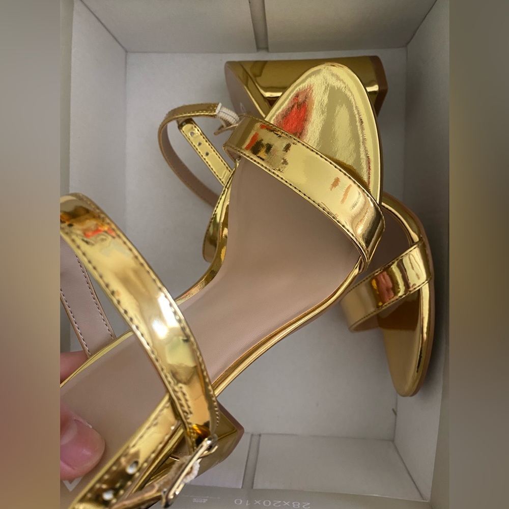 Size 7 Gold heels
